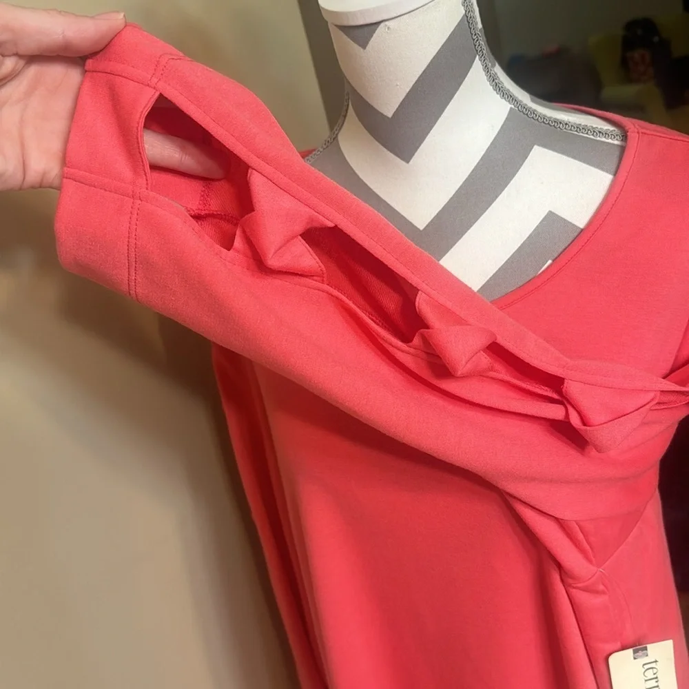 Coral Punch Top by Terra & Sky with Openings in Sleeves - 3X - Picture 4 of 9